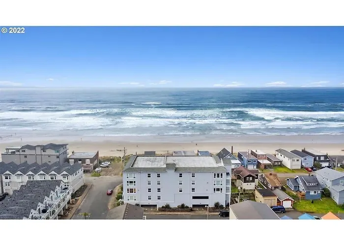 Rockaway Oceanview Condo,Steps To The Beach & Downtown,W&D, Wifi