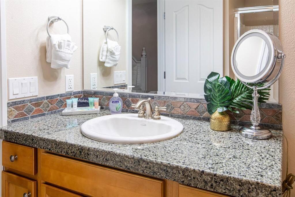 Rockaway Oceanview Condo,steps To The & Downtown,w&d, Wifi * Rockaway Beach
