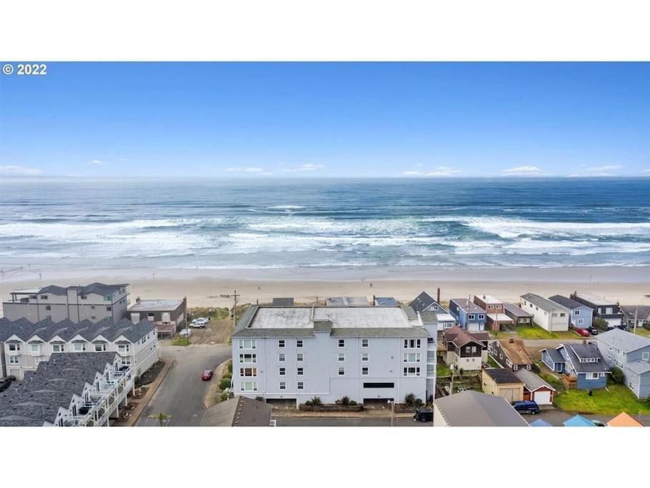 Rockaway Oceanview Condo,steps To The & Downtown,w&d, Wifi Rockaway Beach
